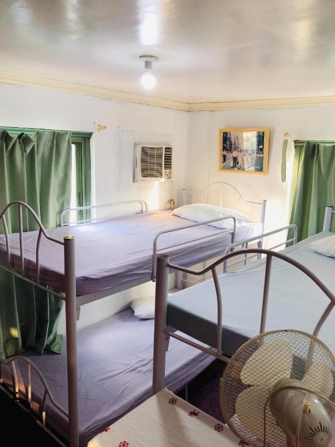Ferienwohnung The Mansion - Backpackers Near Airport Manila Exterior foto