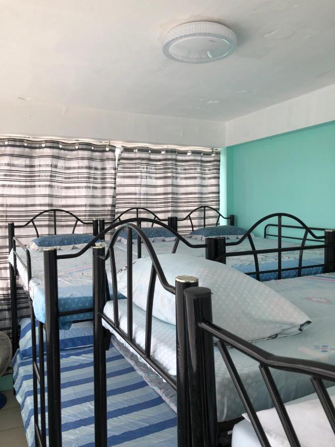 Ferienwohnung The Mansion - Backpackers Near Airport Manila Exterior foto