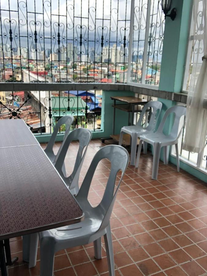 Ferienwohnung The Mansion - Backpackers Near Airport Manila Exterior foto